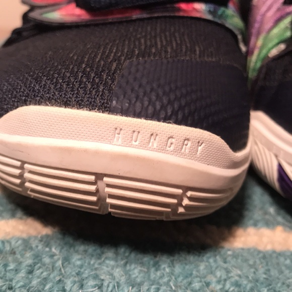 Nike Kyrie 5 Galaxy - Picture 9 of 12